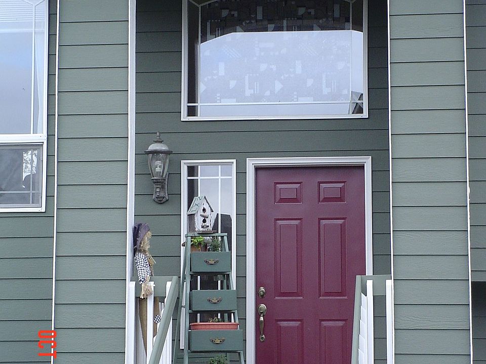2nd image of 919 Lake Crest Dr