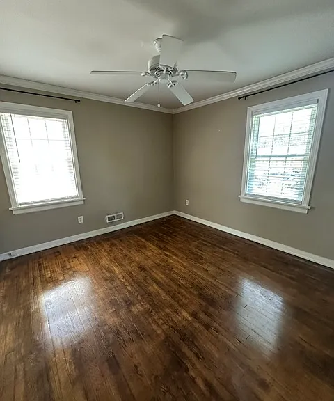 9004 Sparrow Dr — Photo 2