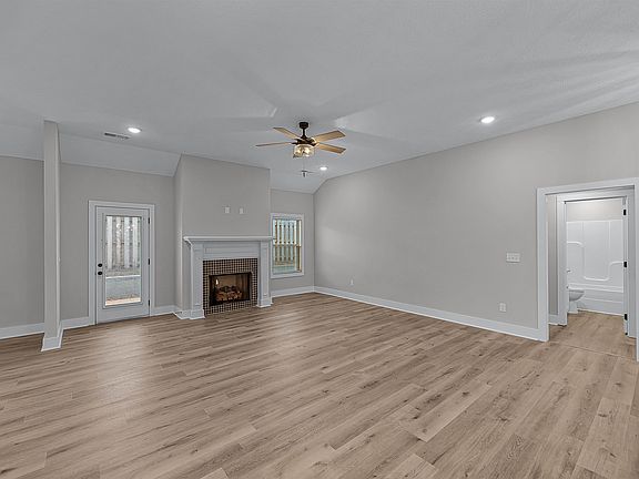 3rd image of 25 Ivybrook Dr