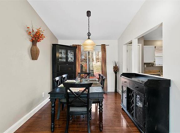 4th image of 787 Crescent Woods Dr