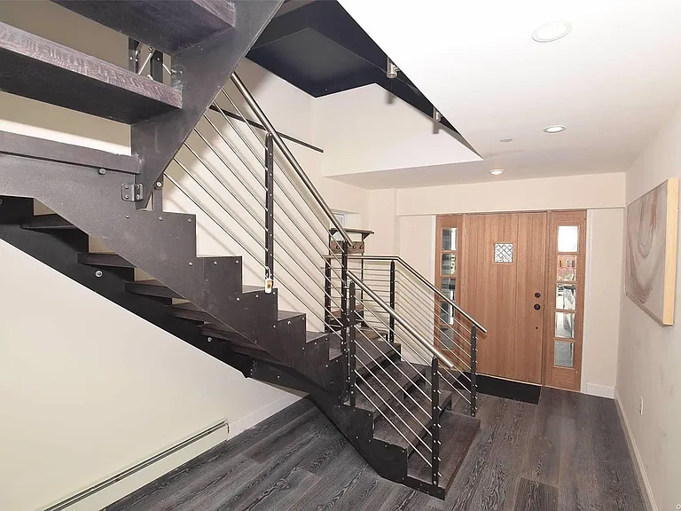 31 Florida St — Photo 21