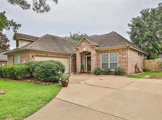 15619 Forest Run Dr, Cypress, TX 77433