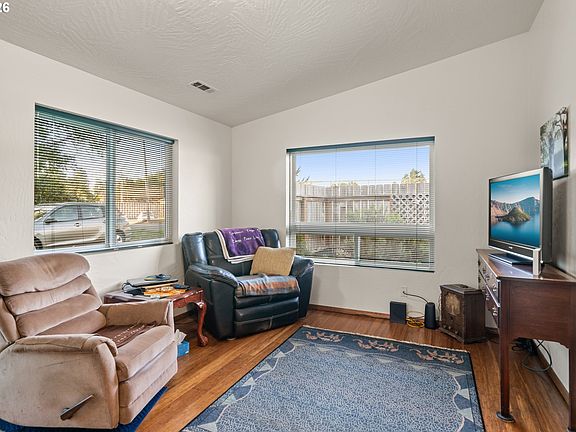 3rd image of 1115 Ransom Ave