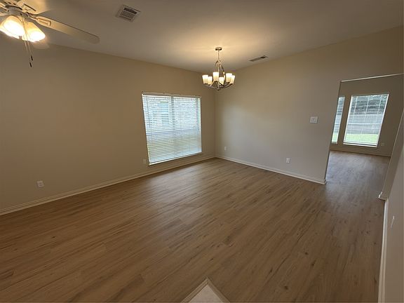 3rd image of 5607 Creekhollow Dr