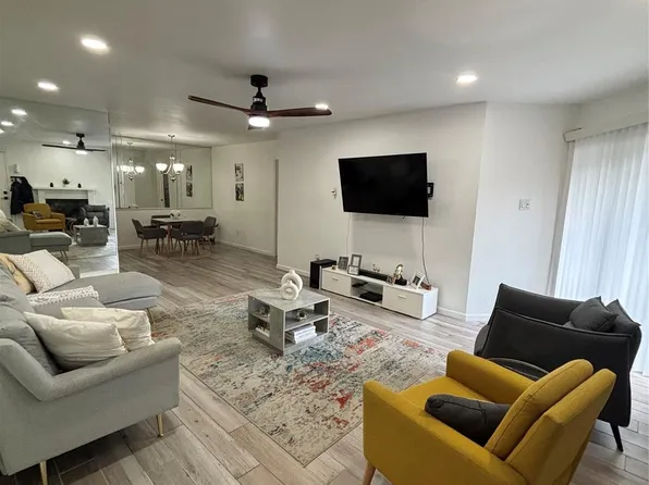 9700 Leawood Blvd APT 1103, Houston, TX 77099
