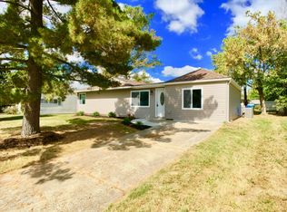 9 Ivory Rock Rd, Levittown, PA 19057