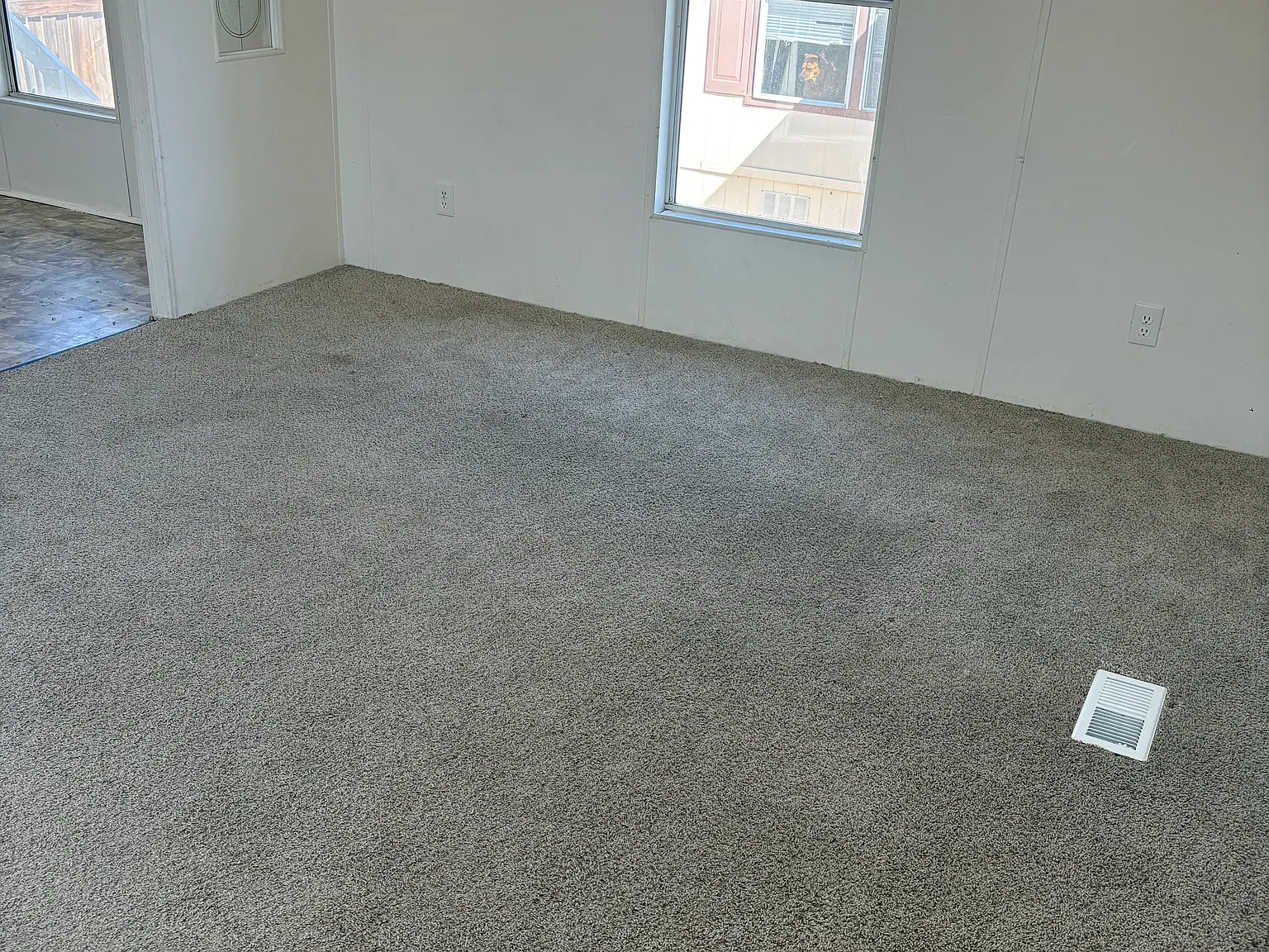 3 bed, 900 sqft, $1,175 — Photo 4