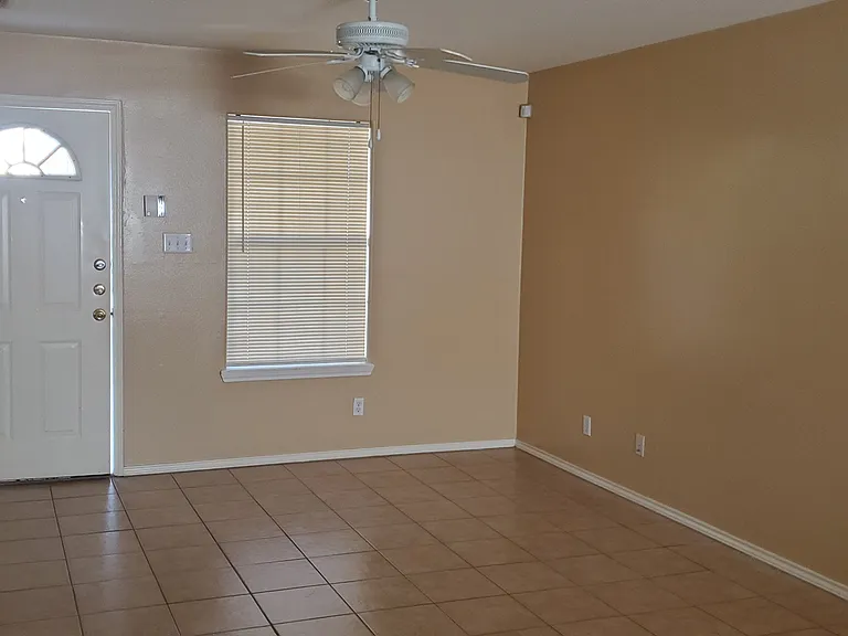 Santa Fe Apartments — Photo 5