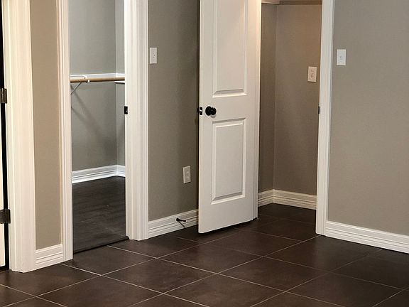 5th image of 1400 Elsie Ln