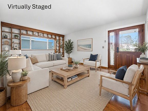 4th image of 3209 S Pacific Ave
