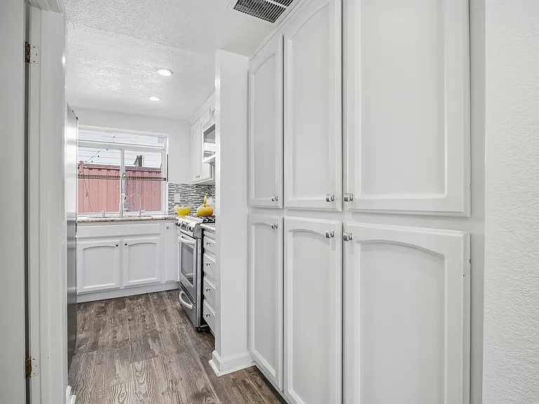 263 Sandstone Dr — Photo 10