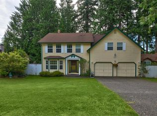 1175 NW Huckle Dr, Bremerton, WA 98311