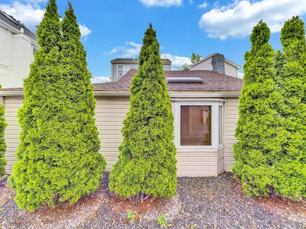 16 Cyrus Avenue, Brooklyn, NY 11229