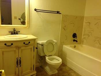 5th image of 1502 W Wood Dr