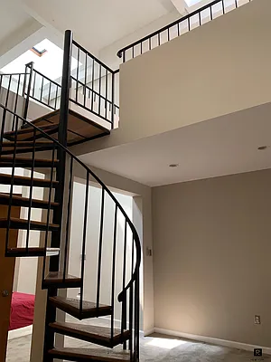 Sold by R New York | media 31