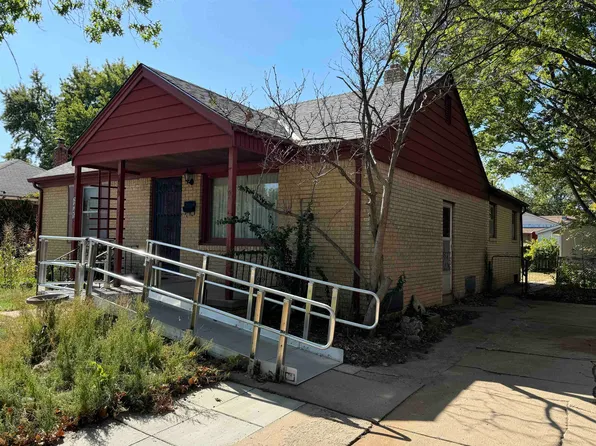 2445 S Greenwood St, Wichita, KS 67216