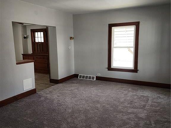 5th image of 502 E Weber St