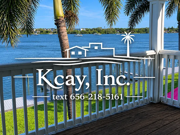 101 Pompano Dr SE #D — Photo 1
