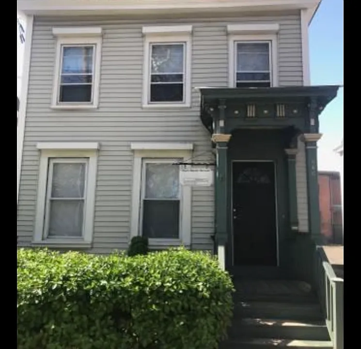 846 State St #3