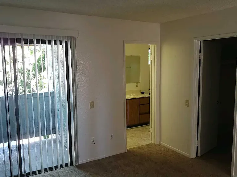 1184 N Escondido Blvd #A — Photo 13