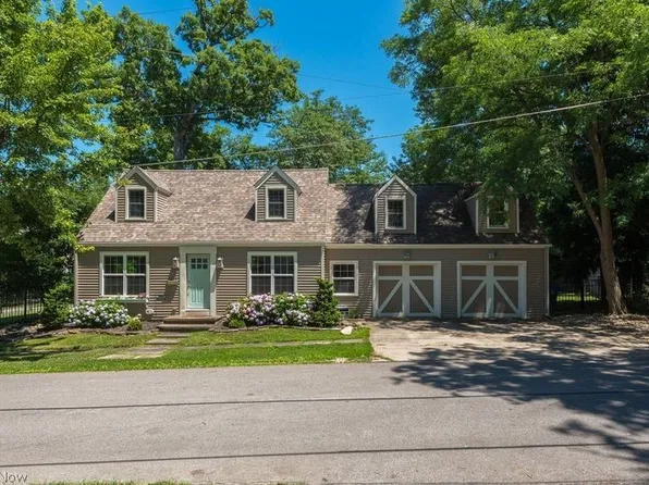 24919 Sunset Dr, Bay Village, OH 44140