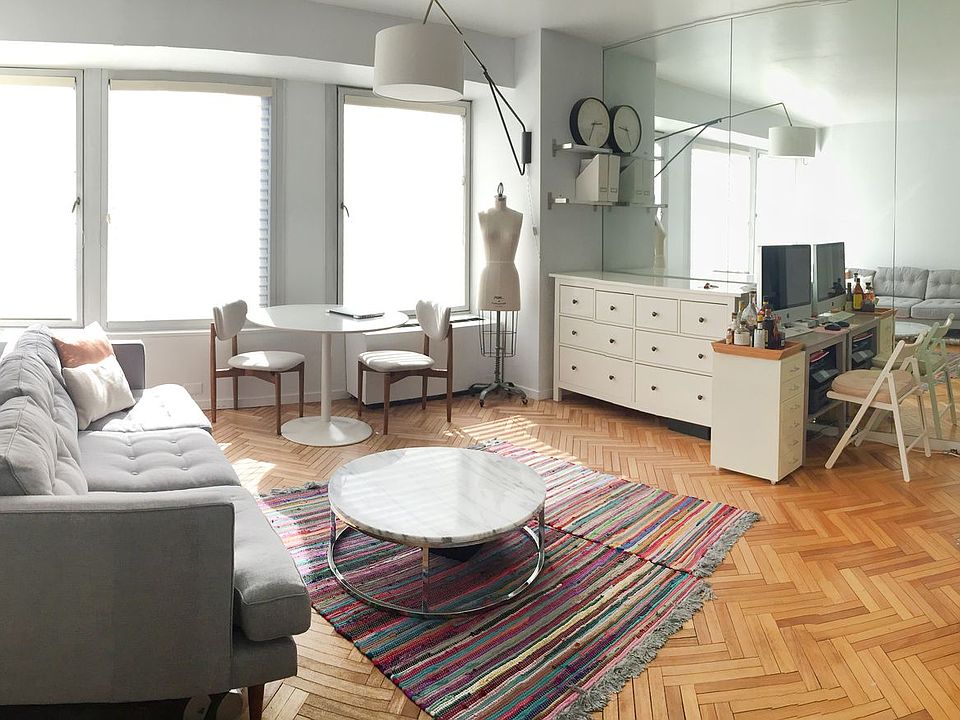 1st image of 150 W 56th St APT 3511
