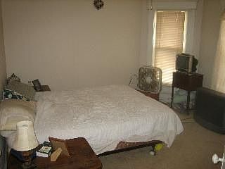 4th image of 210 Marion St