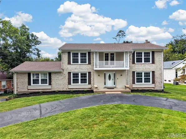 231 Renaldo Dr, Chesterfield, MO 63017