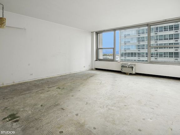 3rd image of 3600 N Lake Shore Dr APT 605
