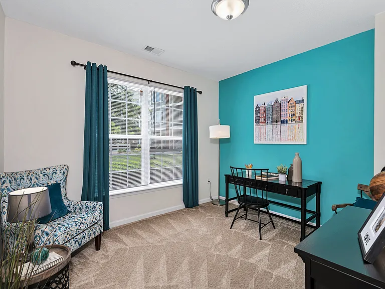 Rivermont Crossing Townhomes & Apartments — Photo 23