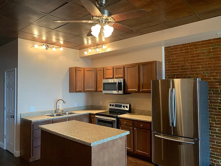 405 Hampshire St — Photo 3