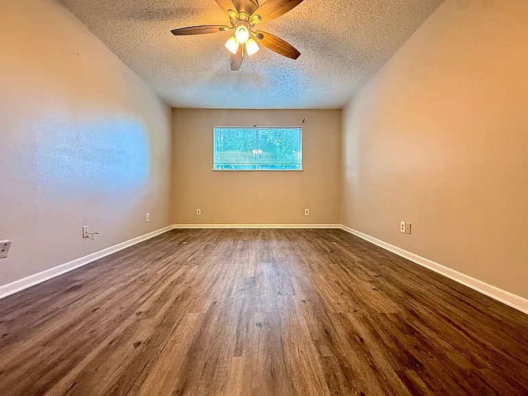 406 E Old Highway 80 — Photo 16