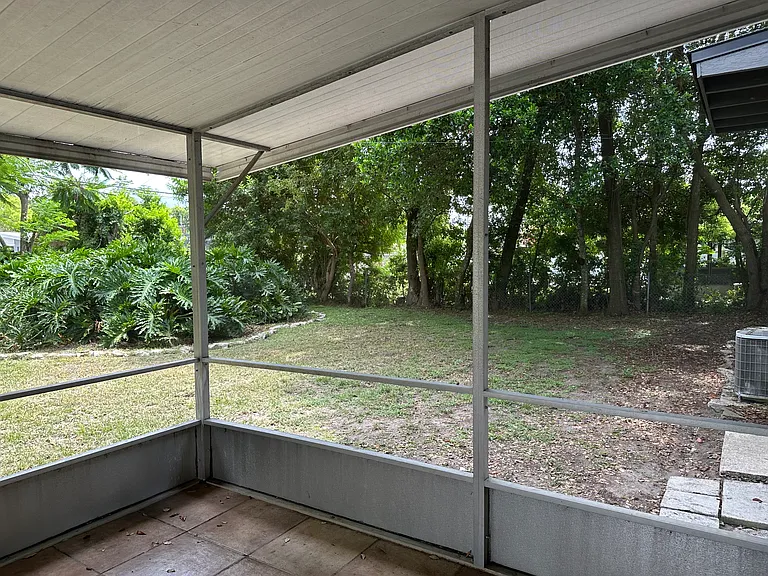3721 Surrey Dr — Photo 18