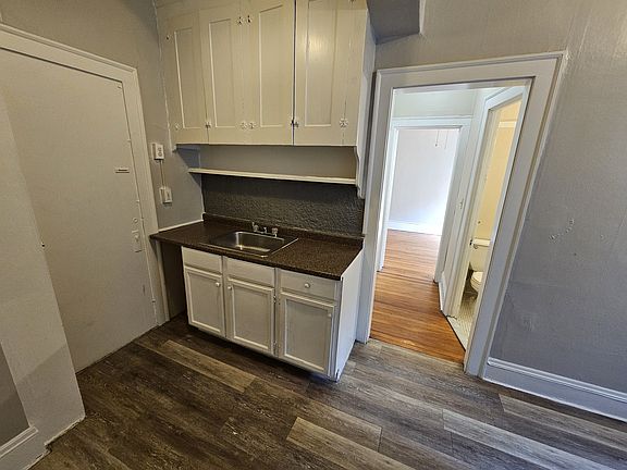 2nd image of 1374 Boulevard Ct #203
