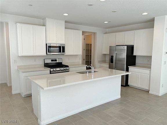 5th image of 755 Cottonwood Hill Pl