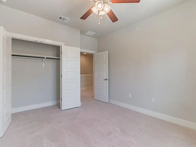 13800 Lyndhurst St #221 — Photo 34