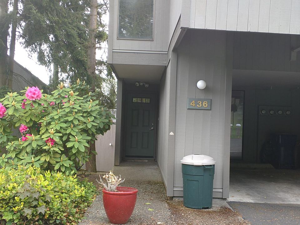 Townhome entrance