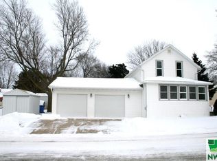 211 3rd St, Sioux Rapids, IA 50585