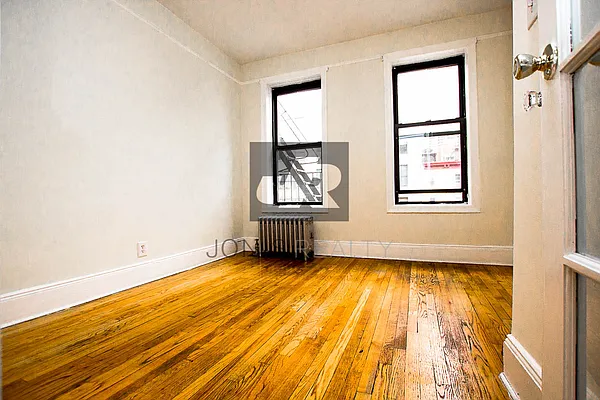 Rented by Jonis Realty | media 6