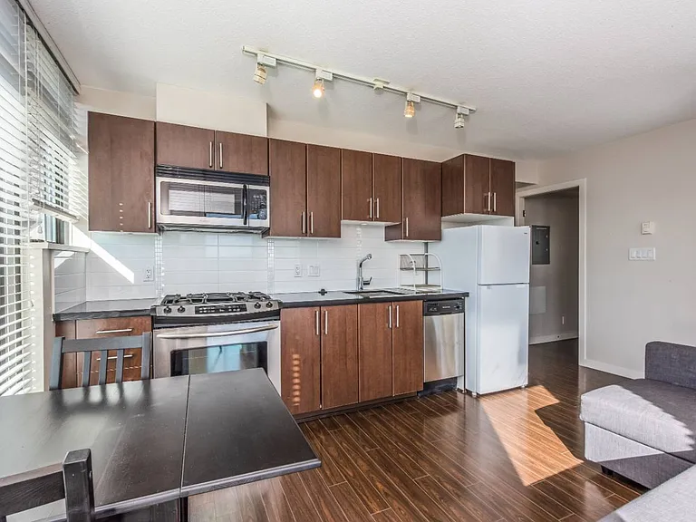 1068 Broadway W #1503 — Photo 9