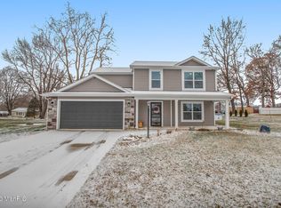 21548 Fieldview Dr, Edwardsburg, MI 49112