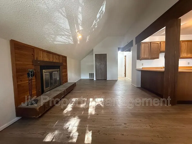 401 50th St S #14 — Photo 13