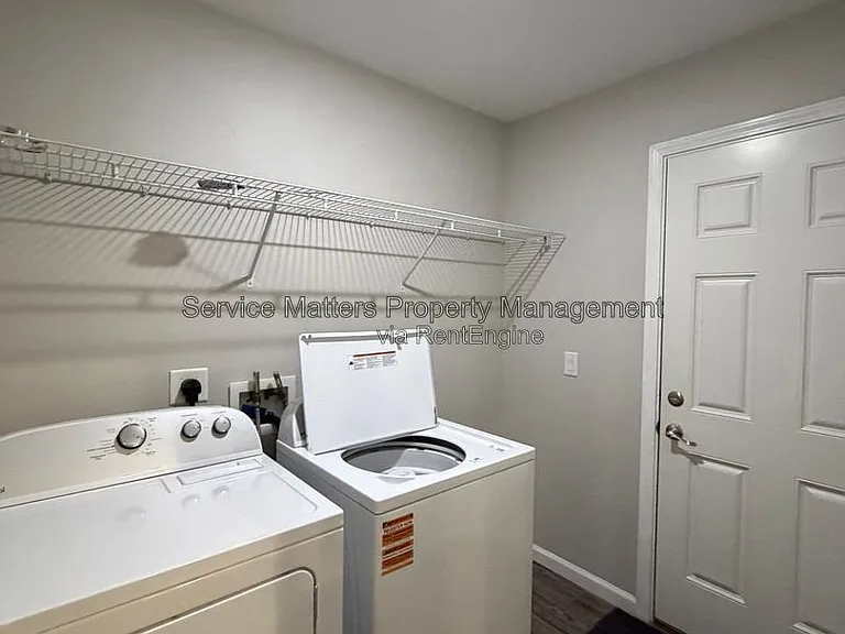 5553 Riviera Dr — Photo 33