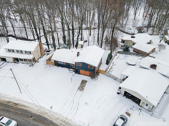 3rd image of 1154 Springwood Dr SE