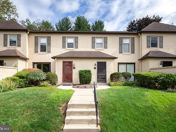 3rd image of 62 Parkridge Dr