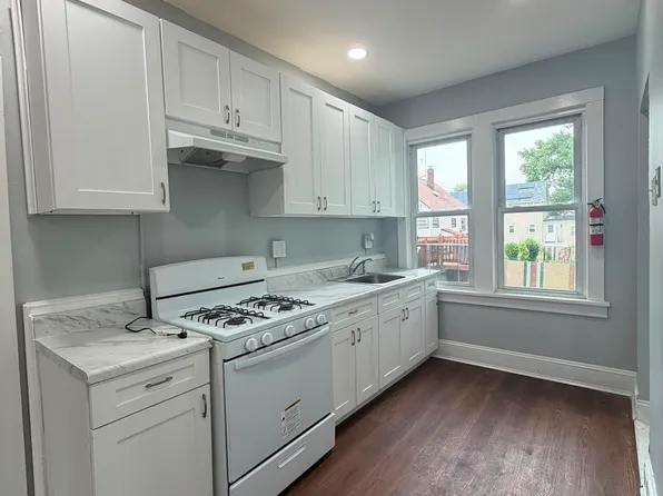 86 S Fulton St, Woodbridge, NJ
