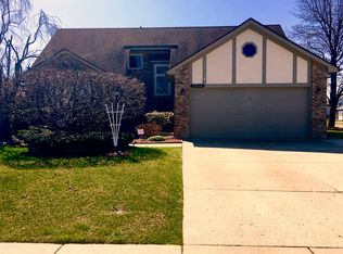 31094 Partridge Ln, Chesterfield, MI 48047