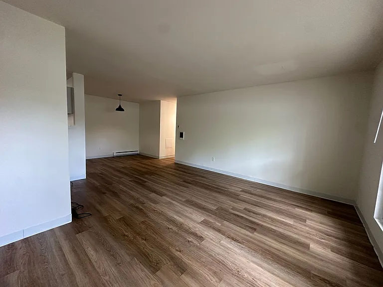 University Park Apartments near Cornell University — Photo 338