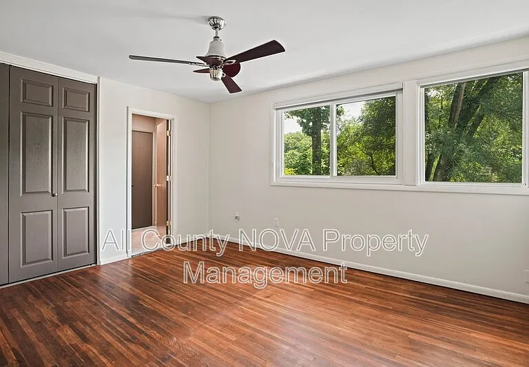 6428 Earlham Dr — Photo 28