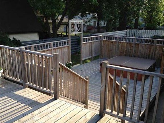 Slpit Level Deck.2